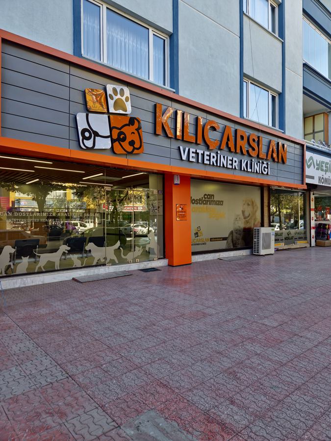 Kılıçarslan Veteriner Kliniği'nin Meram'daki dış cephesi